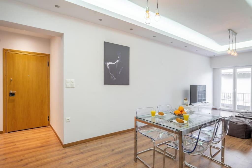 Modernised Athenian Apartment /W 2Br & 2Ba Екстер'єр фото