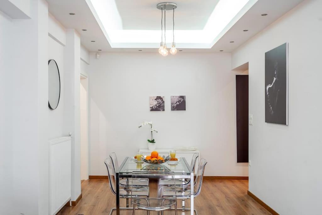 Modernised Athenian Apartment /W 2Br & 2Ba Екстер'єр фото