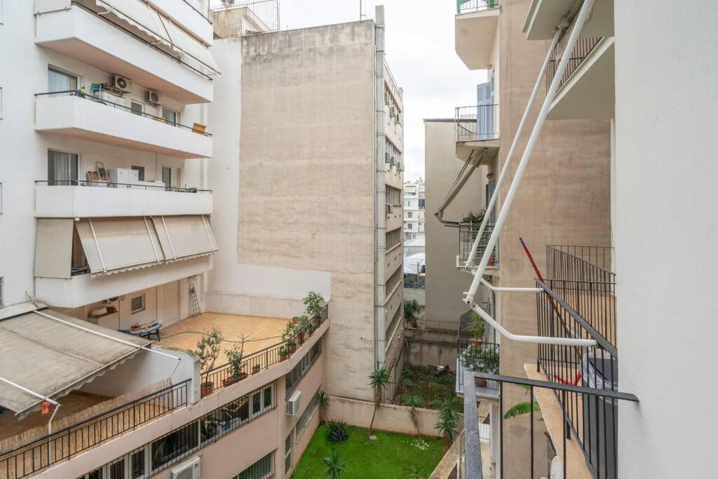 Modernised Athenian Apartment /W 2Br & 2Ba Екстер'єр фото